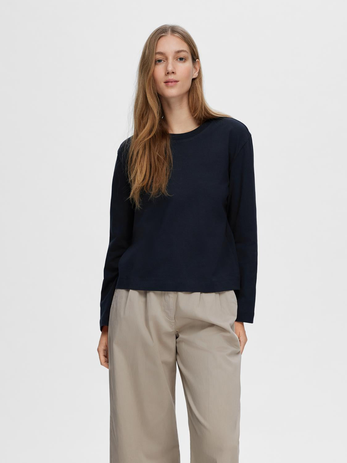 model_shot-front
